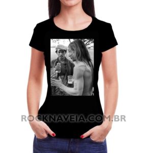 Camiseta Feminina Baby Look Iggy Pop e Jhonny Deep Foto
